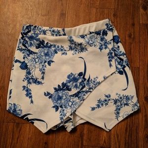 Boohoo floral envelope skort